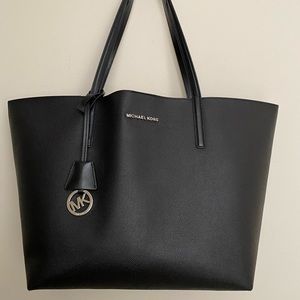 COPY - COPY - Michael Kors Medium Tote